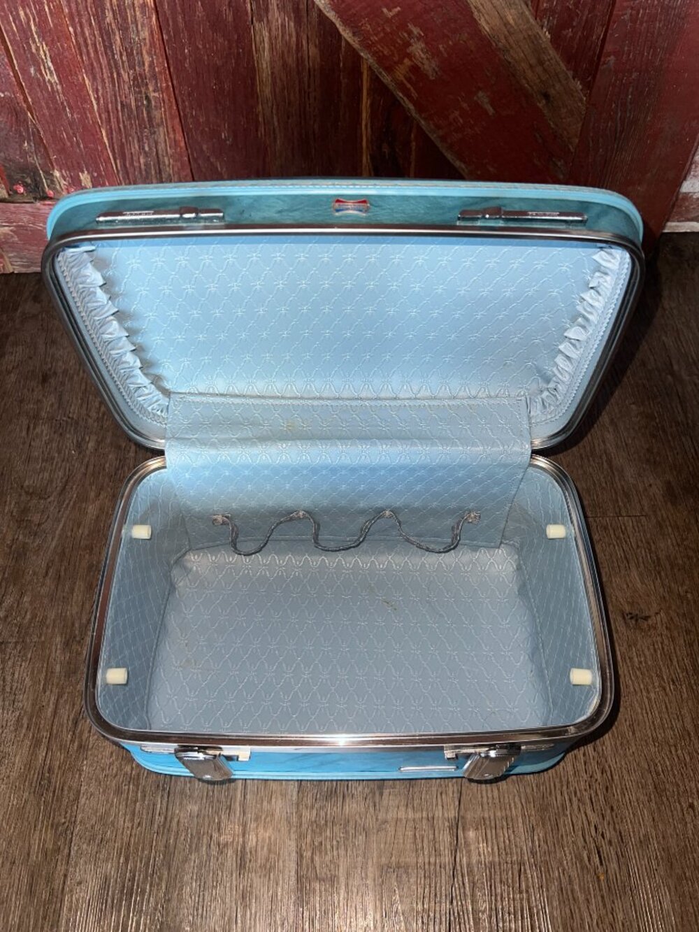 Vintage American Tourister Train Case Turquoise Blue Hard Shell Cosmetic Luggage - Picture 4 of 10